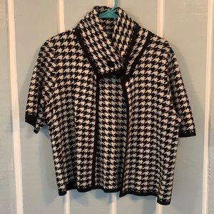 Super cute short sleeve sweater with high neck